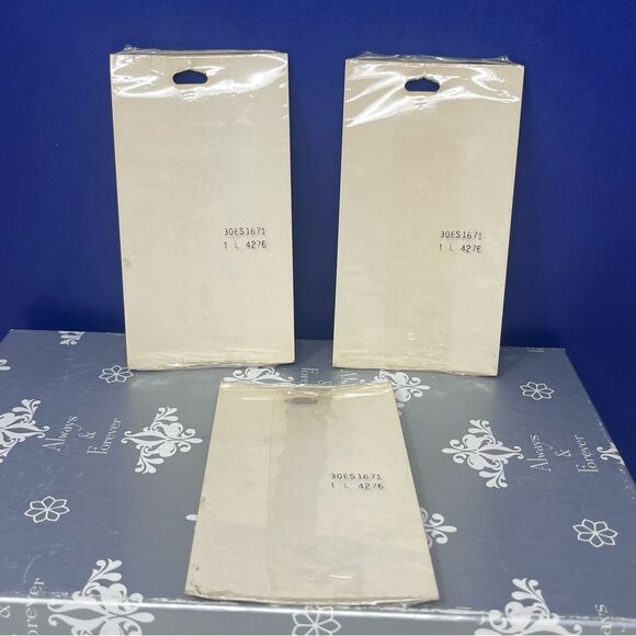 Set of 3 Vintage Hallmark Self adhesive Seals Lion Butterfly NWT - Picture 4 of 4